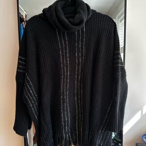 Turtleneck poncho/ pullover